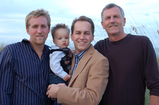 [family beach portraits-8[4].jpg]