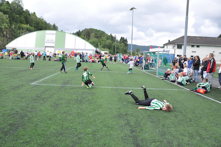 Mange gode prestasjoner og resultater av Staal i Lyngdal Cup 2010. Det jobbes godt blant ungene og det vises.