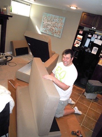 [20100911 COUCH DAY (8) edit[5].jpg]
