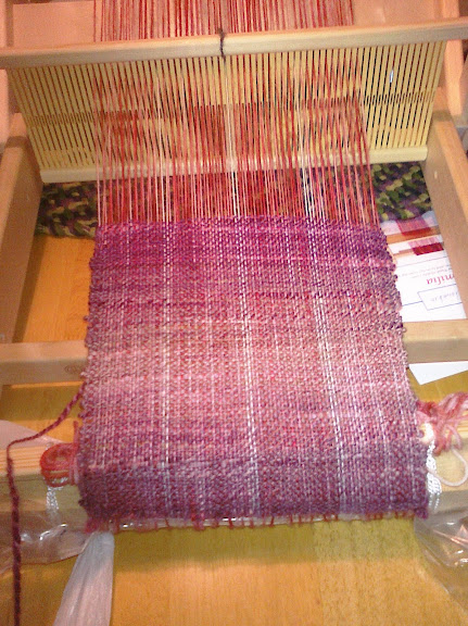loom with scarf
