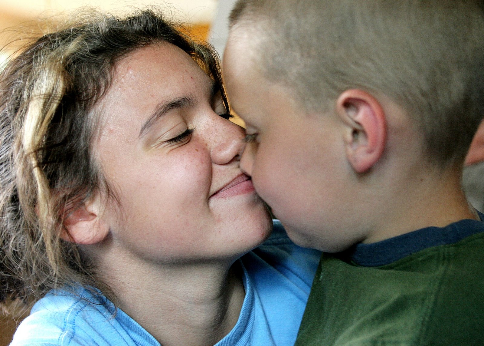 [Eskimo kisses[3].jpg]