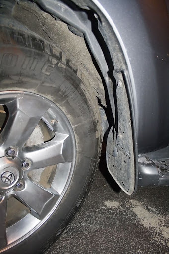 dueler%20rhs%20front%20wheel%20clearance%20in%20back.jpg