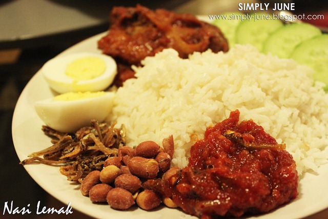 [NasiLemak3.jpg]