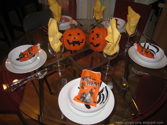 [HalloweenSetUp[5].jpg]