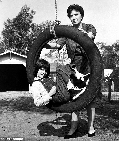 [harper lee scout pic[4].jpg]