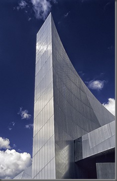 North end of the Imperial War Museum. Stainless-steel shard representing Air (photo by Paul Heskes) North end of the Imperial War Museum. Stainless-steel shard representing Air (photo by Paul Heskes)
