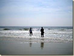 042