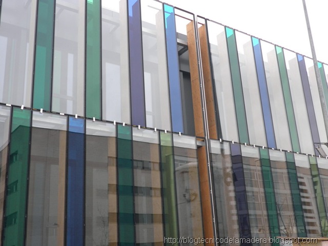 [kerto-fachada-madera-microlaminada-vidrio[5].jpg]
