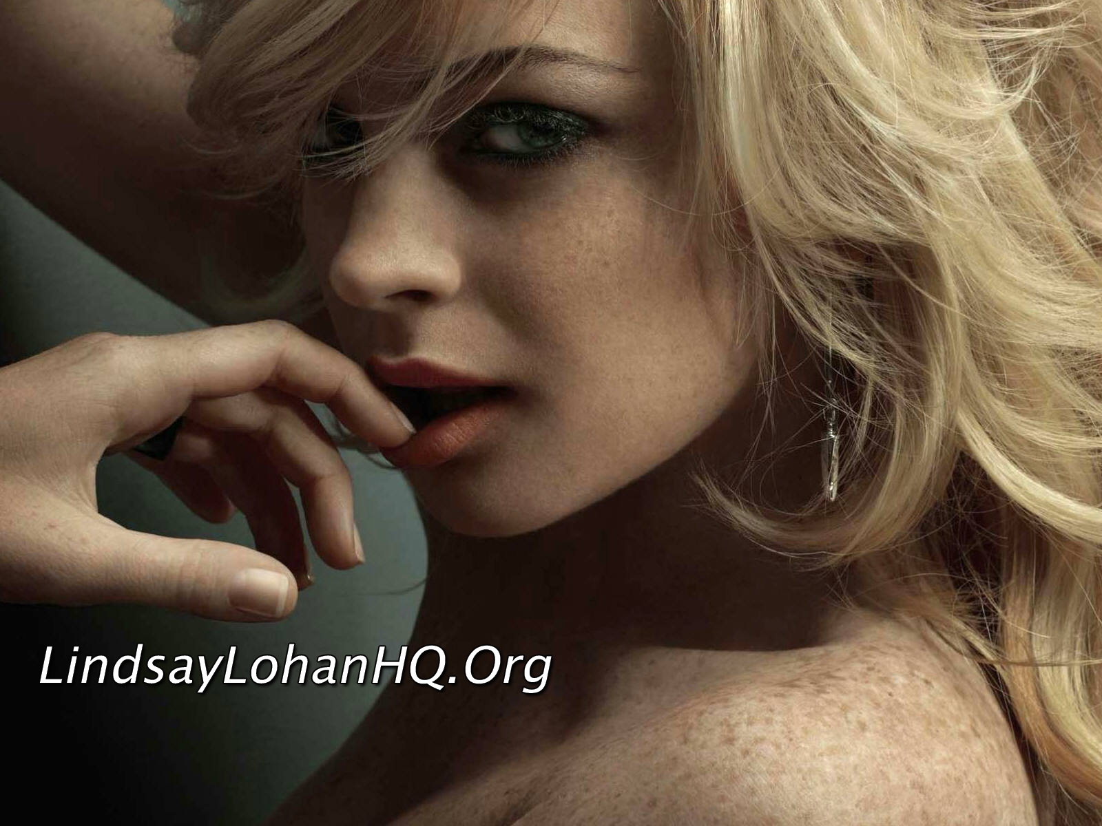 [056 - Lindsay Lohan.jpg]
