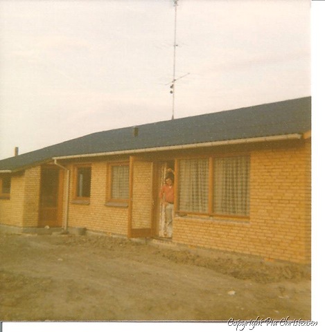 [19760022.jpg]
