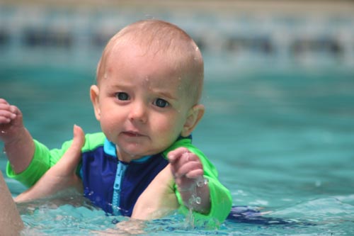bebé traje neopreno piscina