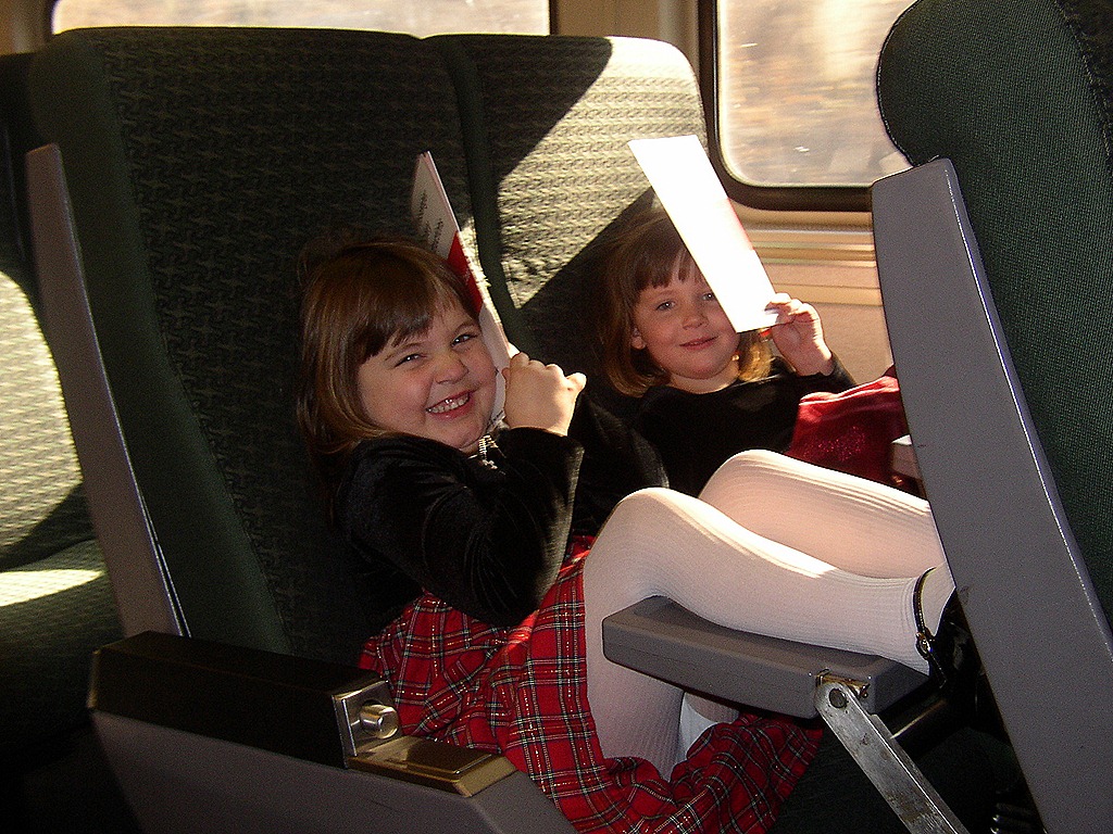 [The girls on the train[4].jpg]