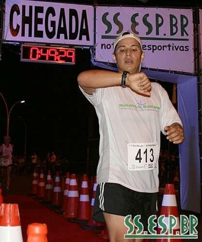 [Bruno-chegada corrida noturna[4].jpg]