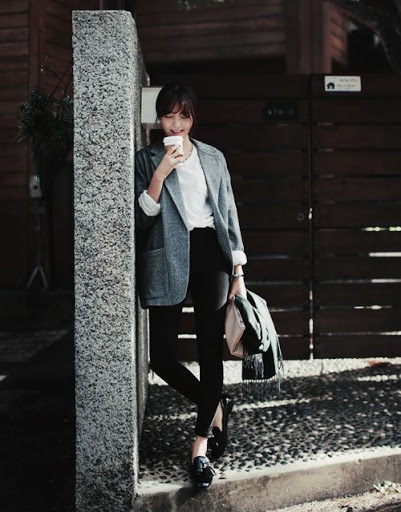 [Image: _HtZVlZkyp4ms1LQ3Aumrb5SOsXKlrbl6w9a-OW1...gZvvLgguIR]