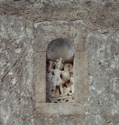 Image of Edicoletta a nicchia dedicata a S. Michele Arcangelo