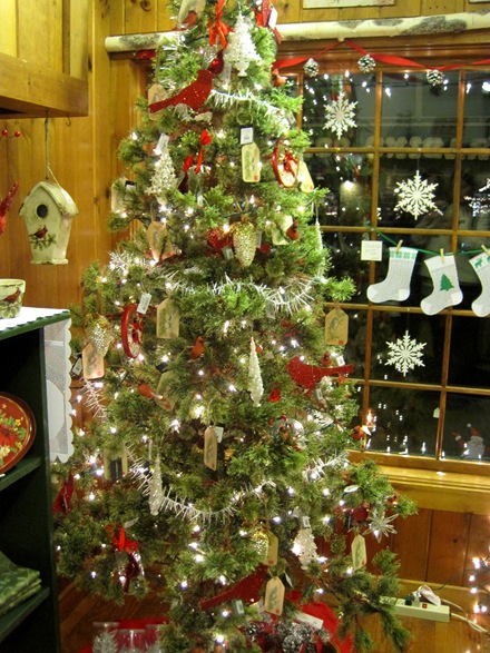 cottage christmas tree