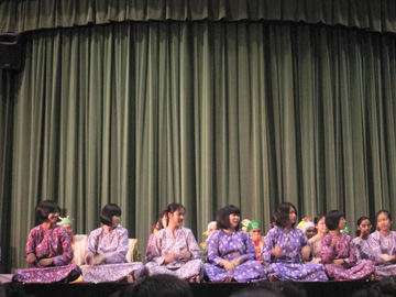 [Dance by students from Tengku Kursiah College with our sch's Malay dance![5].jpg]