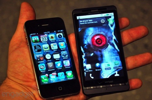[New-Motorola-Droid-X-vs.-Apple-iPhone-4[4].jpg]