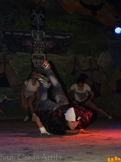 mezogbal2010_03.jpg