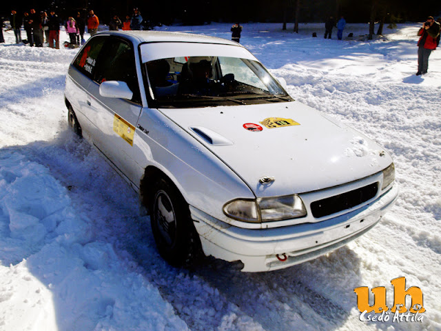 rallyUH-2260435.jpg