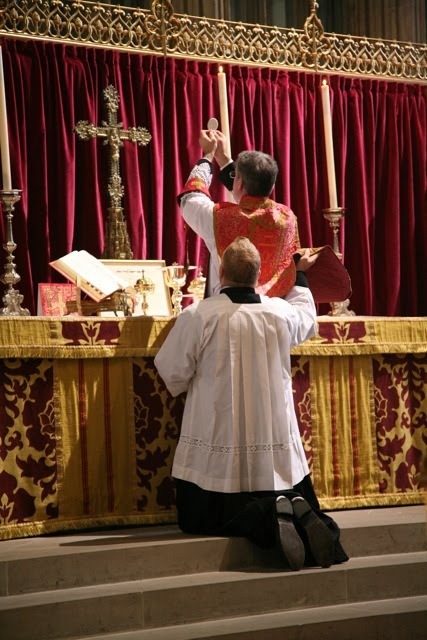 [Misa-Tridentina---York-74.jpg]