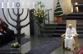 Benedicto XVI en la Sinagoga de Roma