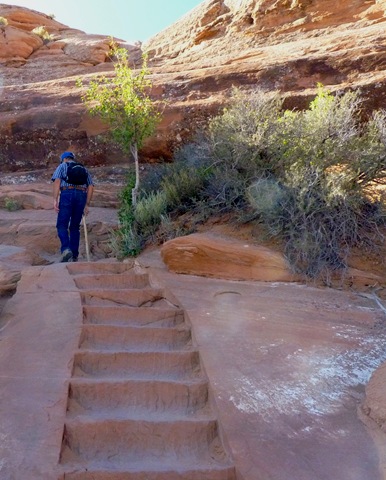 [2010-09-14 - UT, Arches National Park - Delicate Arch Hike -1068[4].jpg]