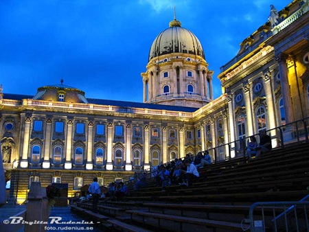 [sky_20100805_G9_budacastle[2].jpg]