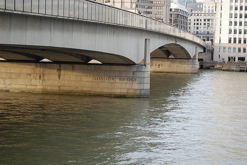 [london-bridge[5].jpg]