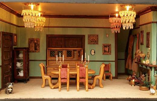 funny_doll_house_11.jpg
