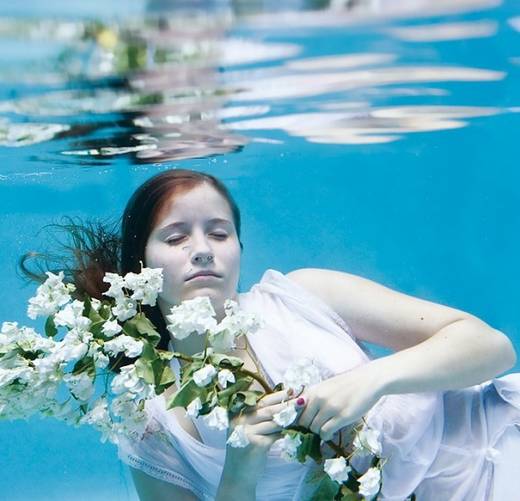 girls_and_water_16.jpg
