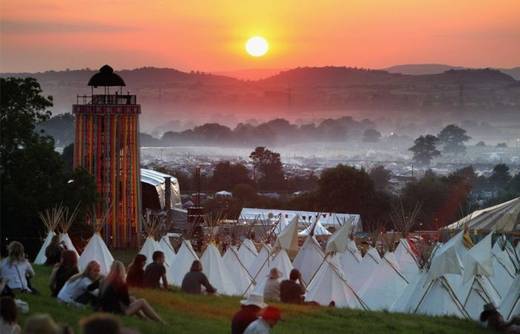 glastonbury_rock_festival_24.jpg