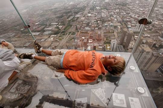 sears_tower_ledge_4.jpg