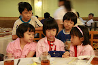 小孩们也在忙着。。