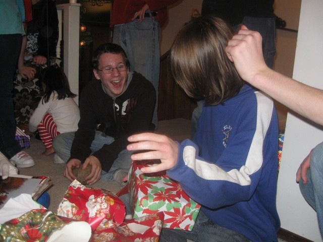 [teen christmas party 06[2].jpg]