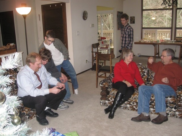 [family christmas 3 02[3].jpg]