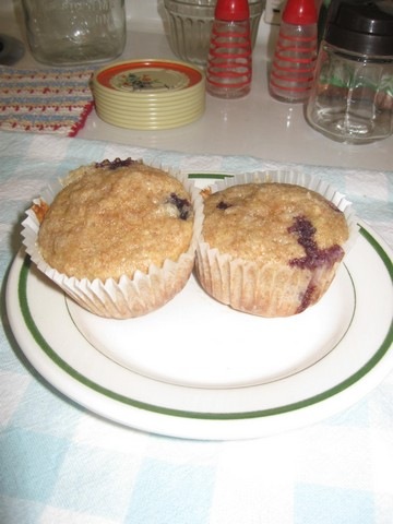 [blueberry banana muffins 01[3].jpg]