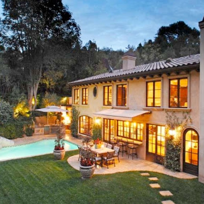 La casa de Kim Kardashian, la ¿novia? de Cristiano Ronaldo kim kardashian reggie bush house 01 0012 Layer 4 full La casa de Kim Kardashian, la ¿novia? de Cristiano Ronaldo