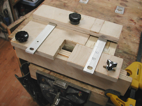 My Adventures in Woodworking: Small hinge mortise jig