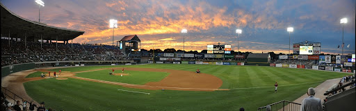 IMAGE: http://lh4.ggpht.com/_J-e7uJkWEdA/TG0wCdjNrCI/AAAAAAAABcw/Sduvje1GF4U/2010%2008%2018_3424_stitch_edited-1.jpg