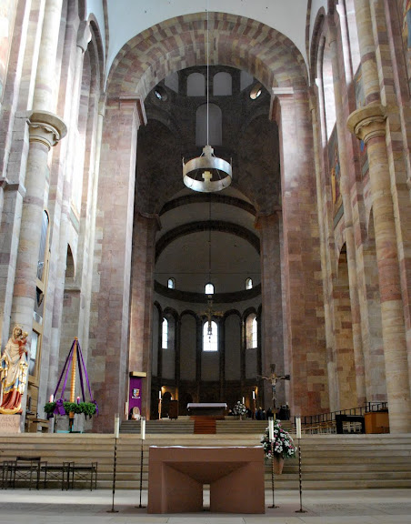 Recreation of the Imperial Crown, Spyer Dom