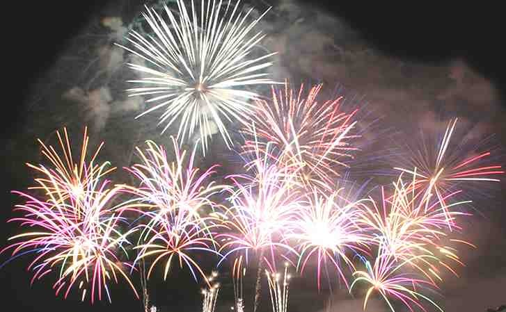 [new_year_fireworks_show_celebration_display[3].jpg]