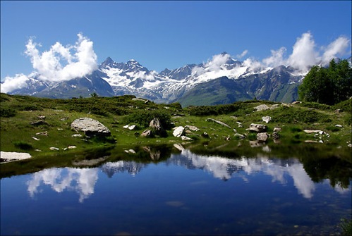 2288869-5-mountain-lake-switzerland