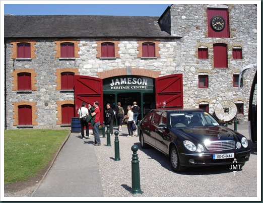 DSC03748CorkMidletonDistillerieJamesonVoitureJohnCleeseBW DSC03748CorkMidletonDistillerieJamesonVoitureJohnCleeseBW