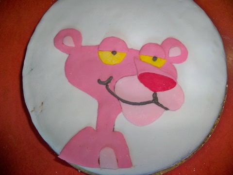 cake decorating in progress (3)