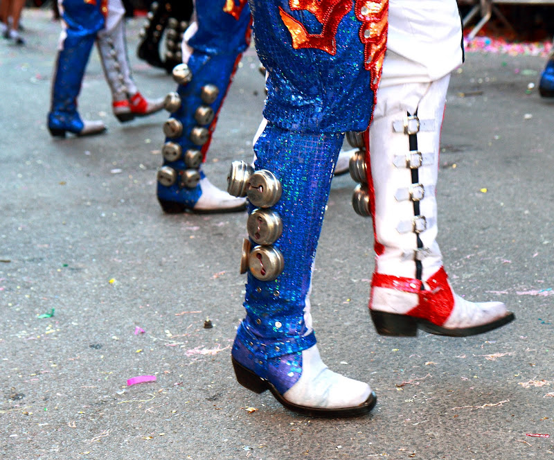 IMAGE: http://lh4.ggpht.com/_JVxeijJybD0/S4LP_myHMCI/AAAAAAAAHiQ/fsCovix90a0/s800/IMG_5848_dpp.JPG