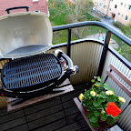 Här två födelsedagspresenter. En suverän gasolgrill och en fin blomuppsättning från Stinas familj.