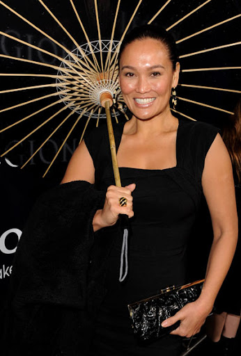 tia carrere- hawaiiana