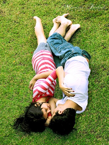 [lying on grass[3].jpg]