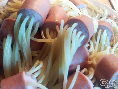 macarrao salsicha Embalos de sábado à noite... na cozinha